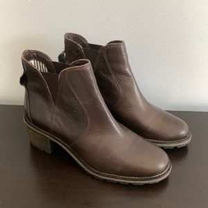 LLBEAN Brown Chelsea leather ankle boots 8.5 M